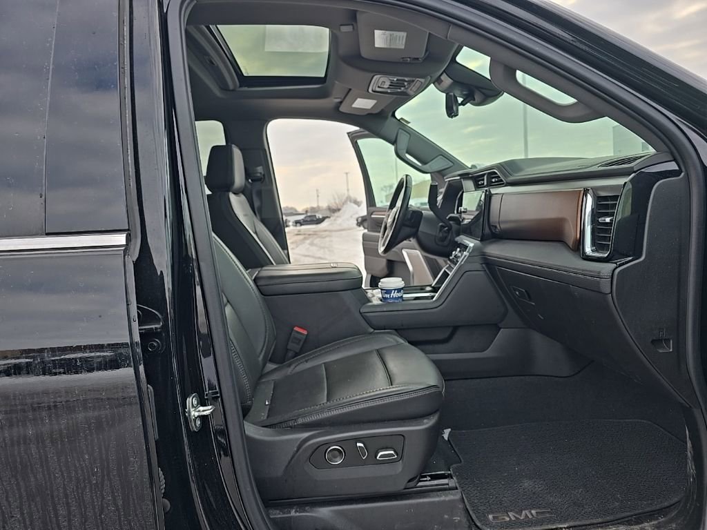 Used 2024 GMC Sierra 2500 Denali w/ Denali Reserve Package image 13