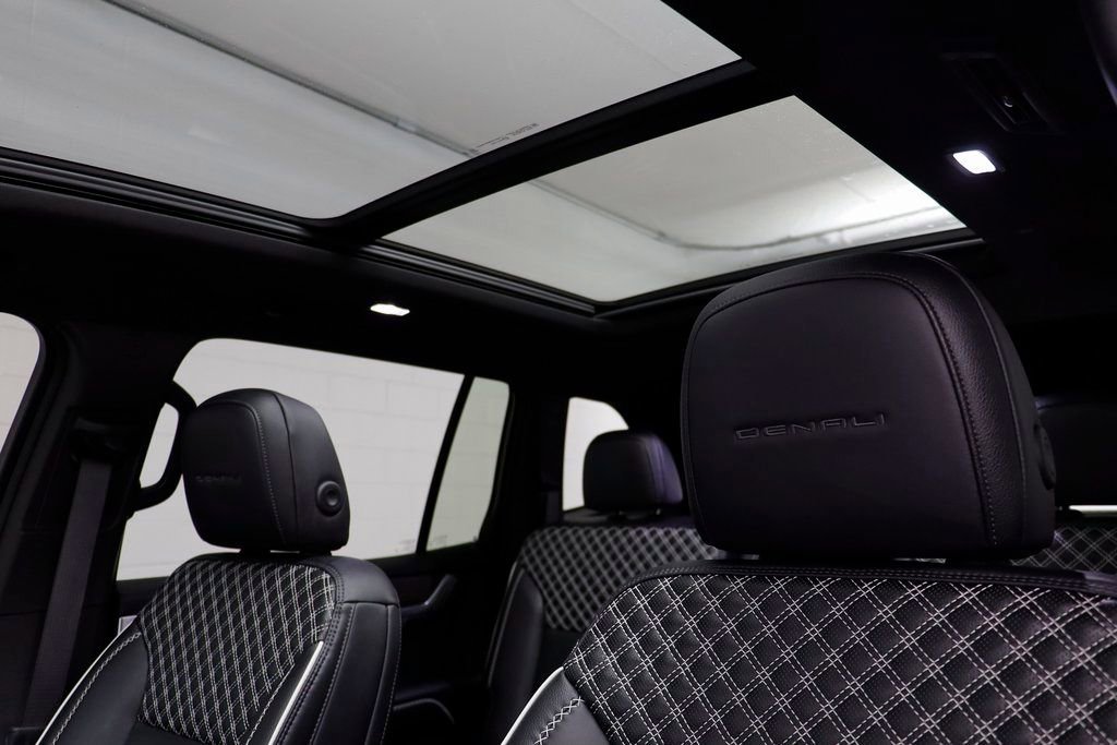 Used 2025 GMC Acadia Denali w/ Super Cruise Package image 13