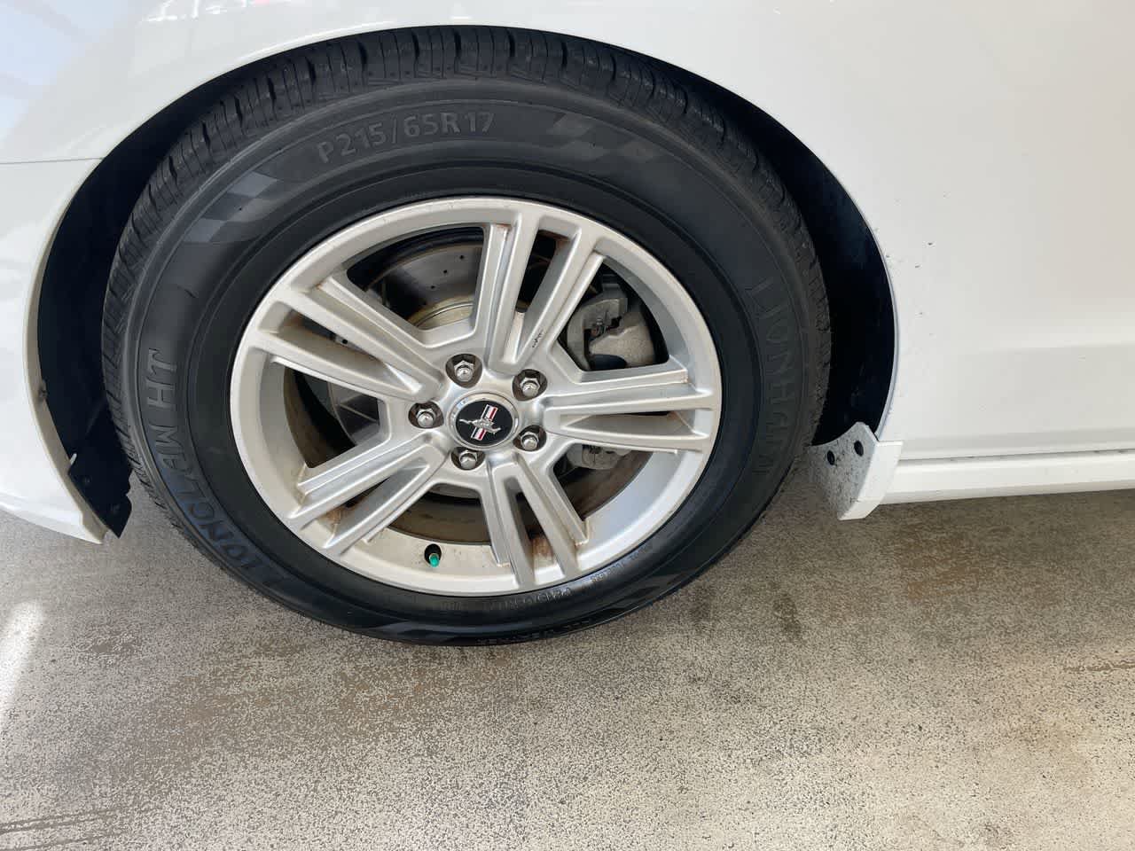 Used 2014 Ford Mustang Convertible RWD image 10
