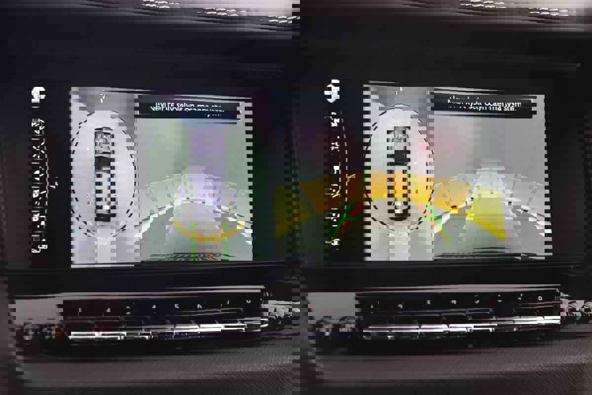 Used 2024 Rolls-Royce Cullinan Black Badge image 11