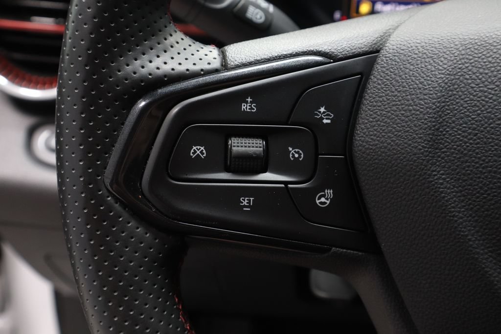 Used 2025 Chevrolet Trax RS w/ Driver Confidence Package FWD image 27