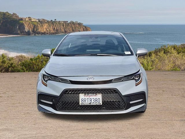 Used 2020 Toyota Corolla SE FWD image 2