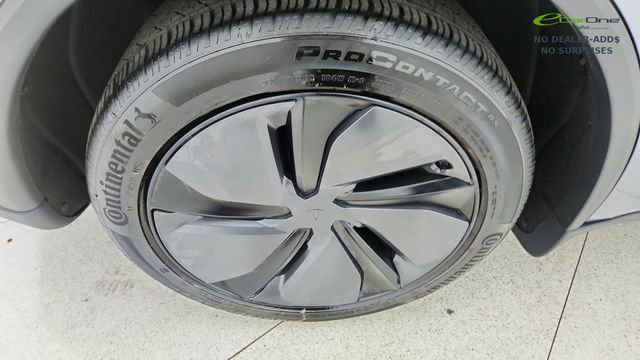 Used 2026 Tesla Model Y Long Range image 57