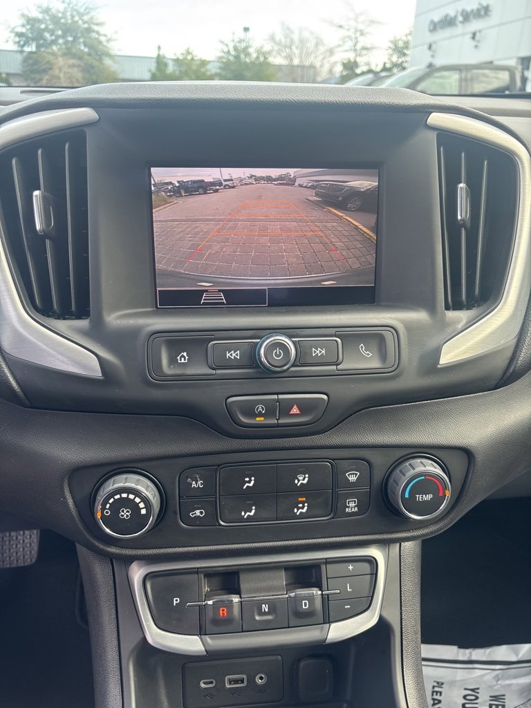 Used 2024 GMC Terrain SLE image 25