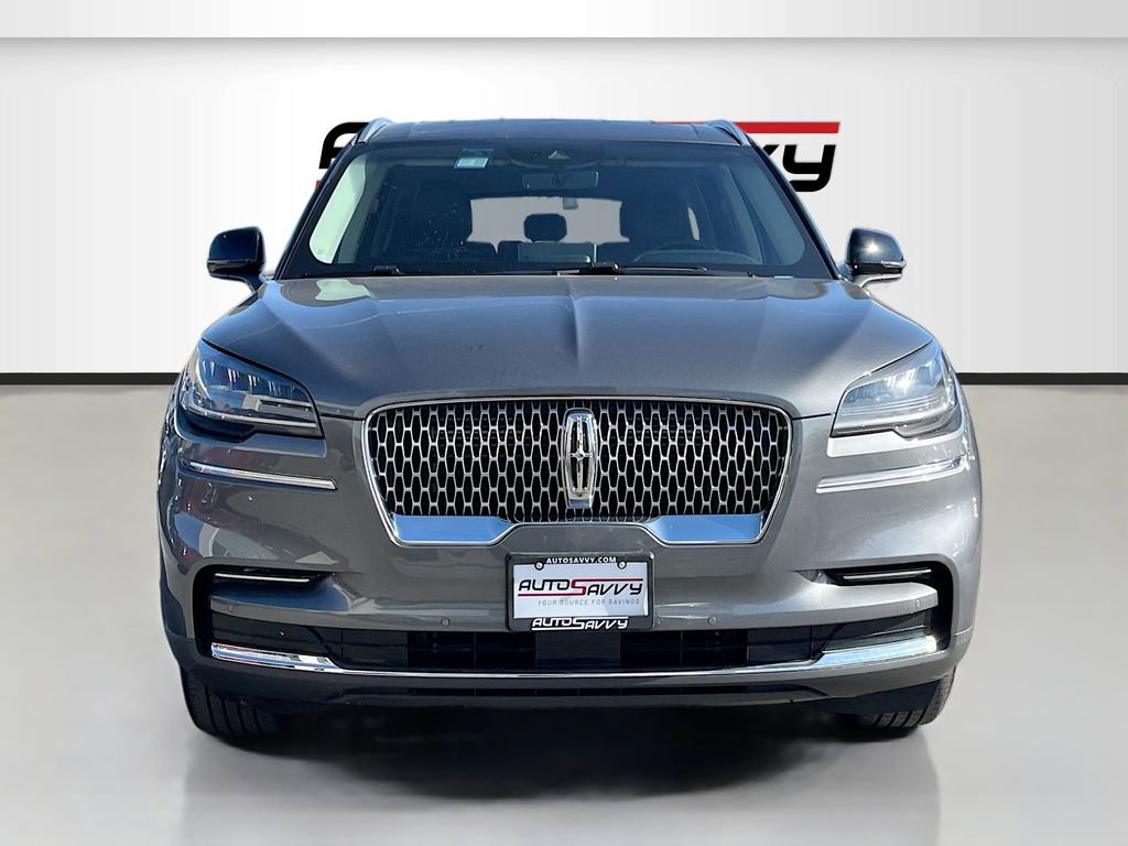 Used 2023 Lincoln Aviator AWD image 2