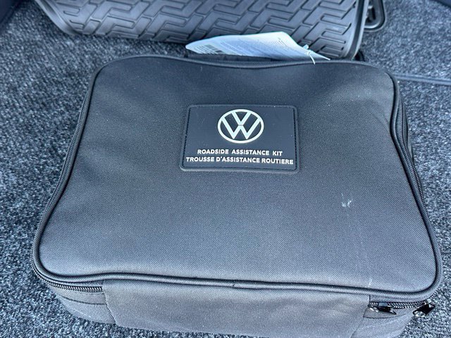 Certified 2024 Volkswagen Atlas Cross Sport SEL Premium R-Line AWD/4WD image 18