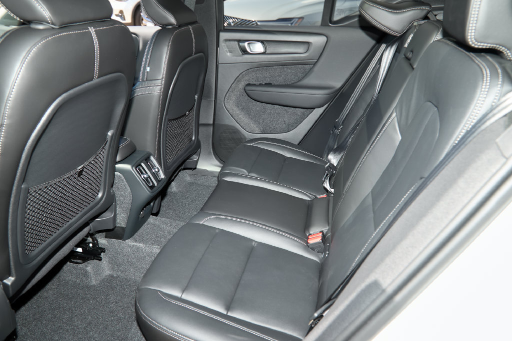 New 2026 Volvo XC40 B5 Core w/ Climate Package AWD/4WD image 21