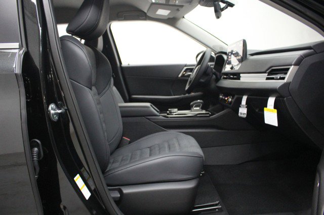 New 2026 Mitsubishi Outlander SE image 18