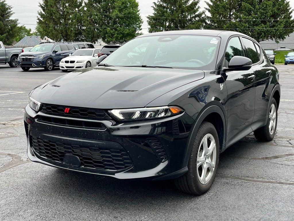 Used 2023 Dodge Hornet GT w/ Cold Weather Group AWD/4WD image 2