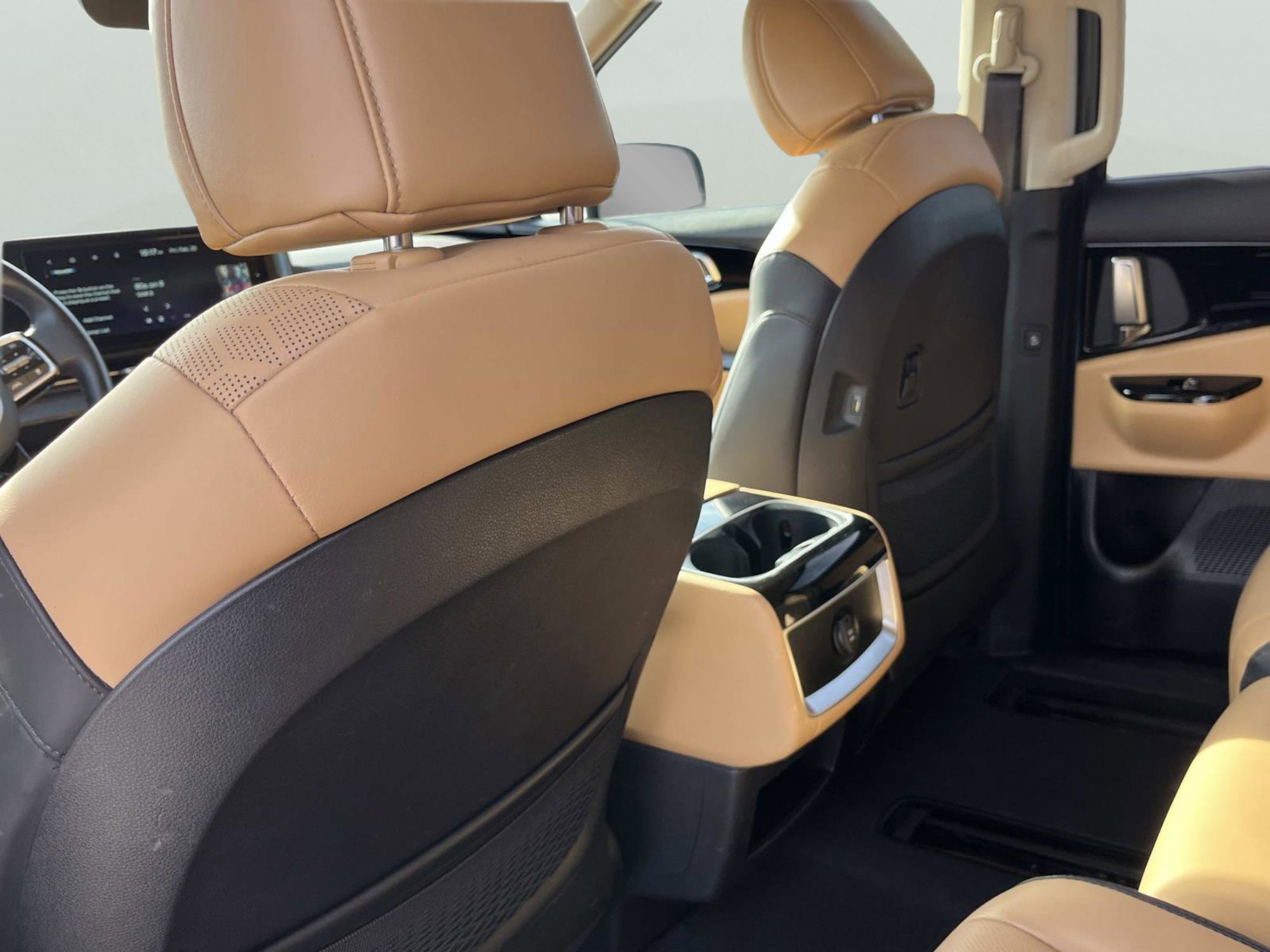 Certified 2024 Kia Carnival EX image 17