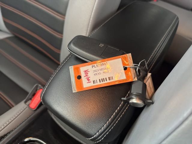 Used 2023 Nissan Kicks SR w/ SR Premium Package image 28