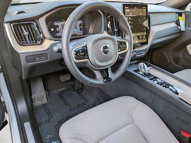 New 2026 Volvo XC60 T8 Plus w/ Climate Package AWD/4WD image 3