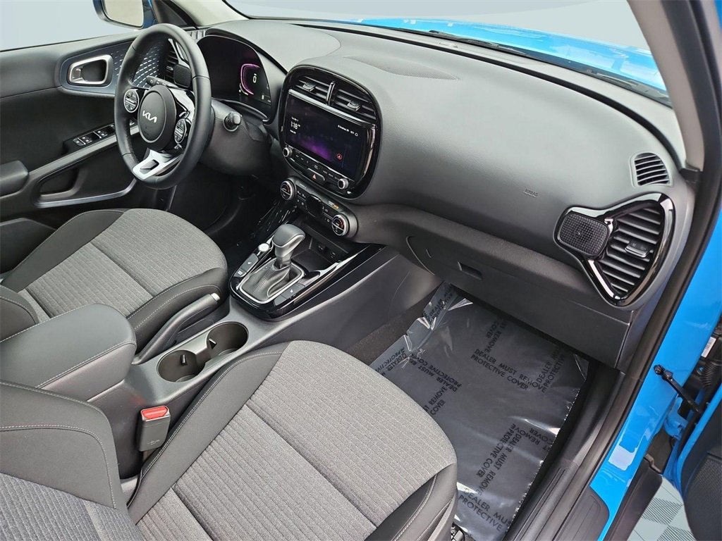 Used 2025 Kia Soul EX image 29