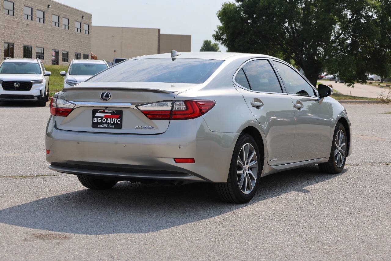 Used 2018 Lexus ES 300h w/ Navigation Package FWD image 9
