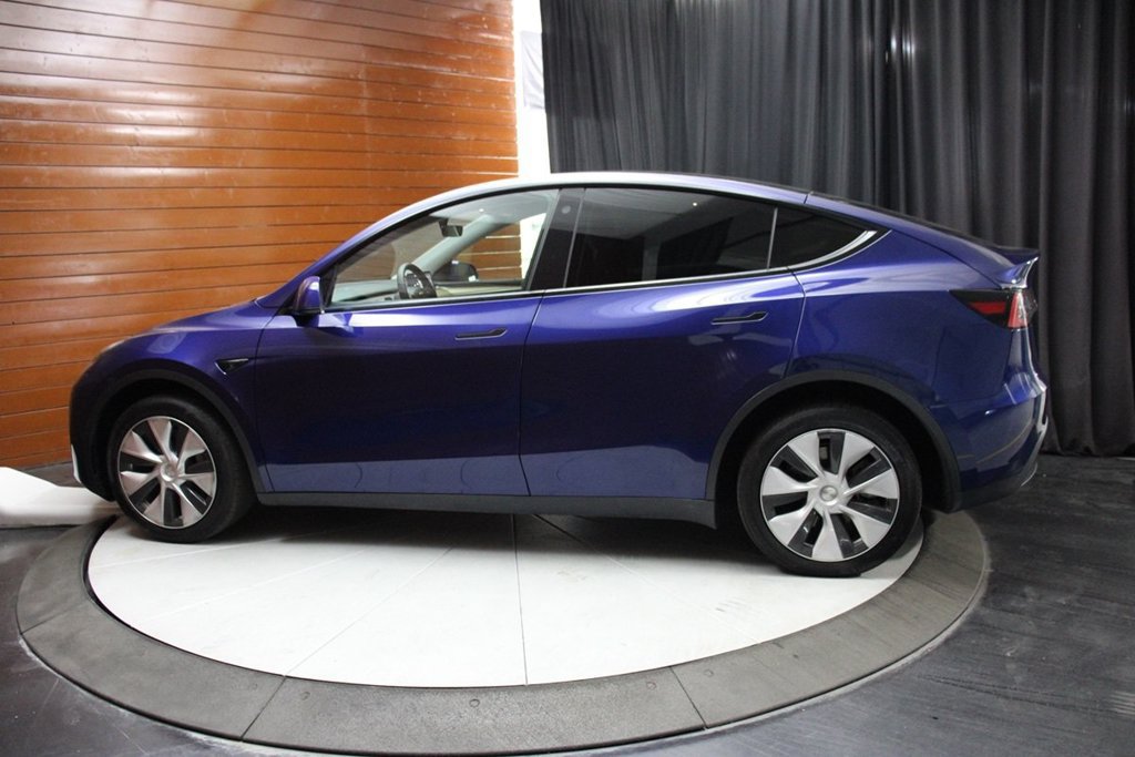 Used 2023 Tesla Model Y Long Range AWD/4WD image 42