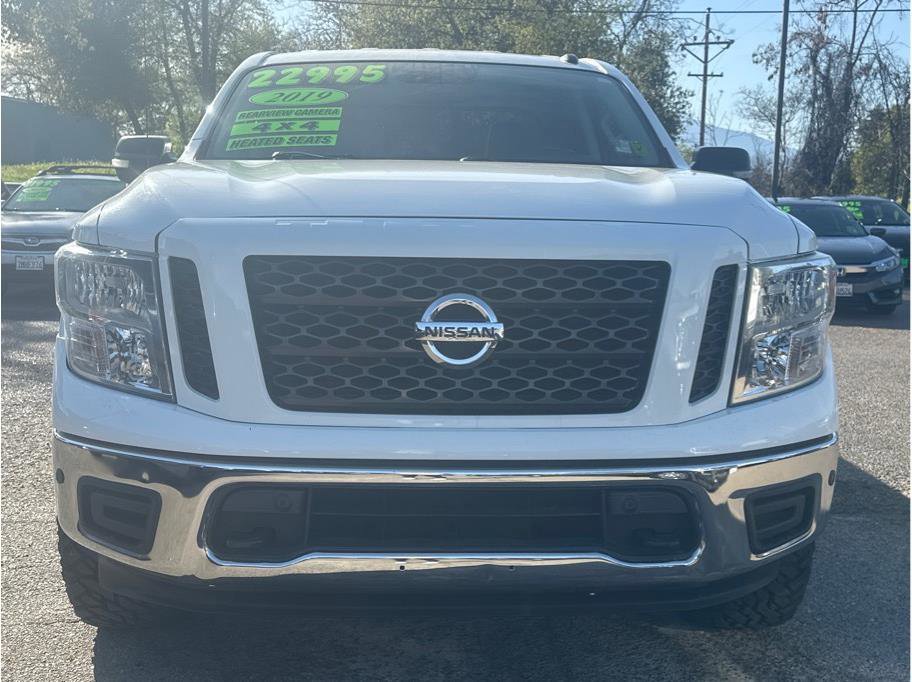 Used 2019 Nissan Titan SV w/ SV Convenience Package image 2