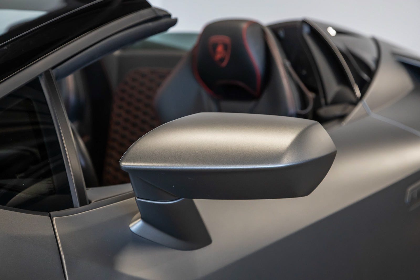 Used 2021 Lamborghini Huracan EVO RWD image 33