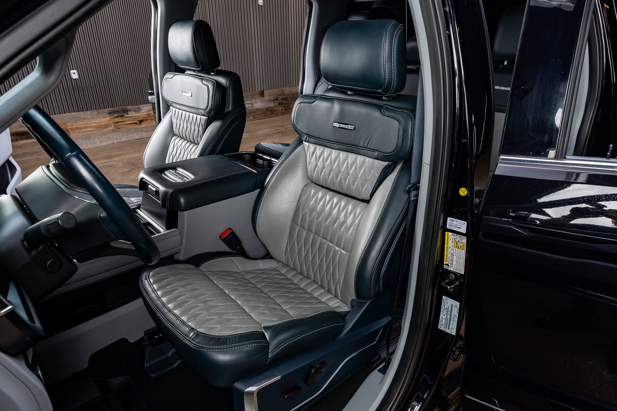 Used 2024 Ford F250 Limited image 30