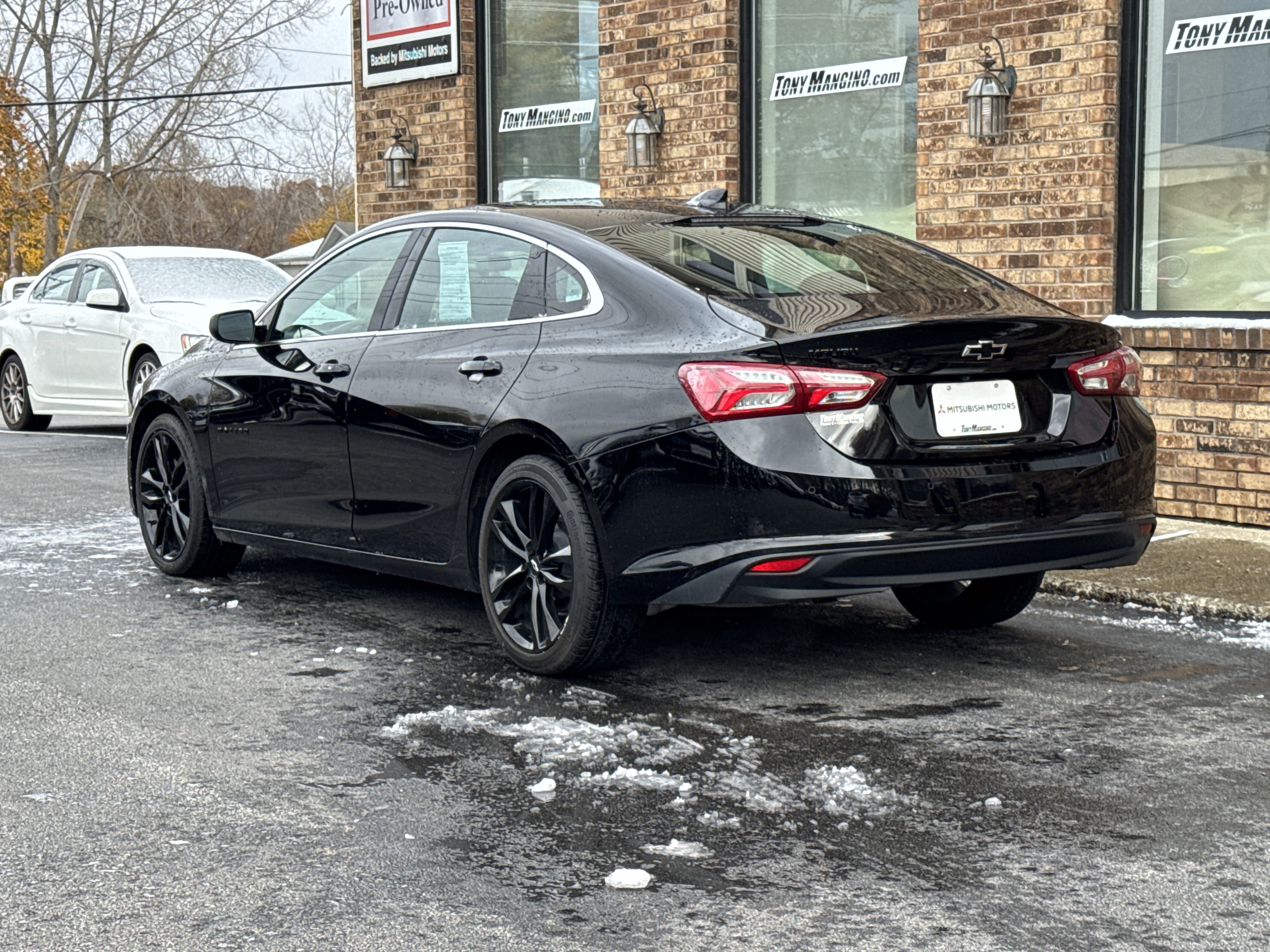 Used 2021 Chevrolet Malibu LT w/ Midnight Edition image 3