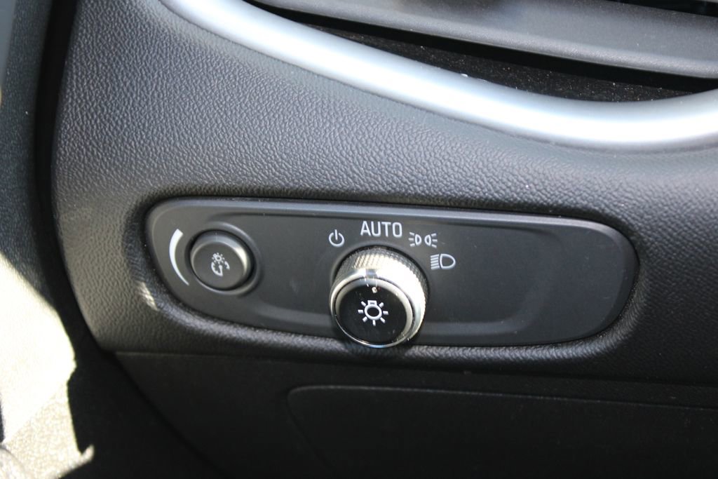 Used 2024 Chevrolet Malibu LT image 33