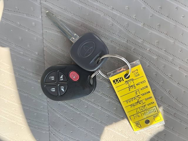 Used 2017 Toyota Sienna LE FWD image 17