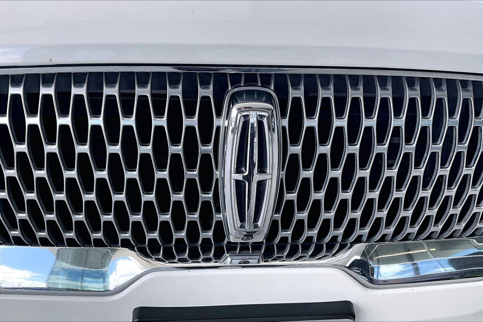 Used 2023 Lincoln Aviator Reserve w/ Elements Package Plus RWD image 10