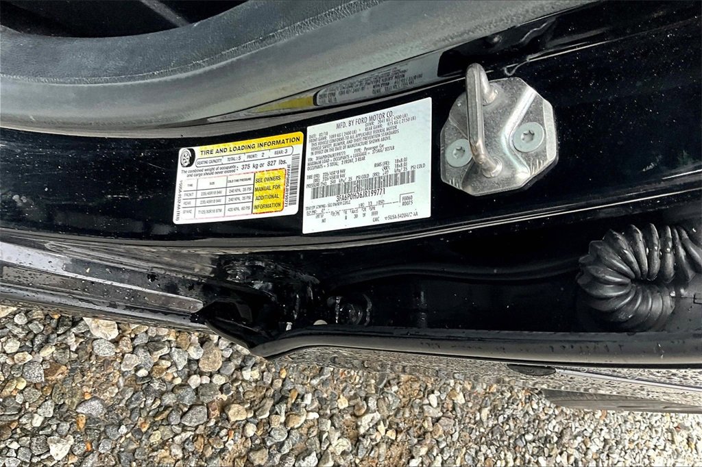 Used 2018 Ford Fusion SE w/ Equipment Group 201A image 32