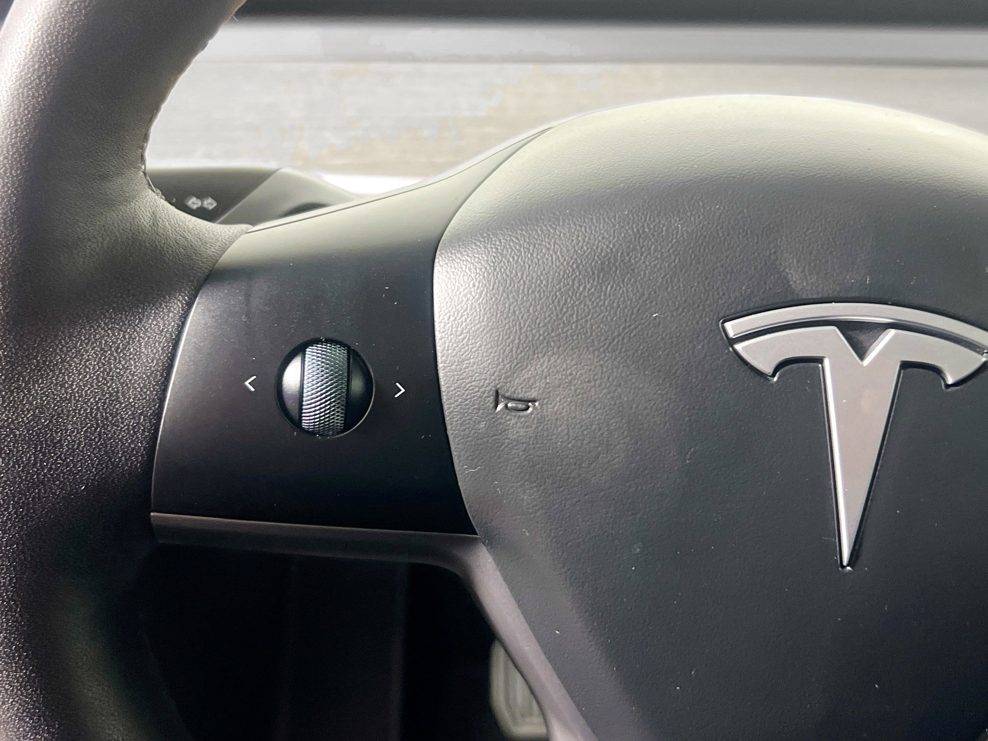 Used 2024 Tesla Model Y 2WD image 18