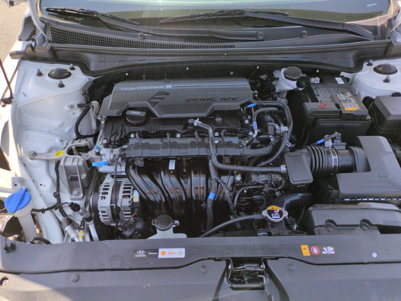 Used 2025 Hyundai Elantra Sport FWD image 29