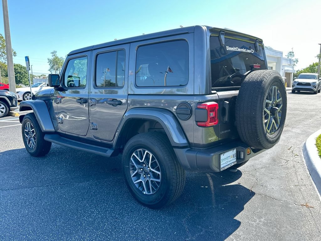Used 2025 Jeep Wrangler Unlimited Sahara AWD/4WD image 7