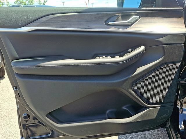 New 2026 Jeep Grand Cherokee Altitude AWD/4WD image 11