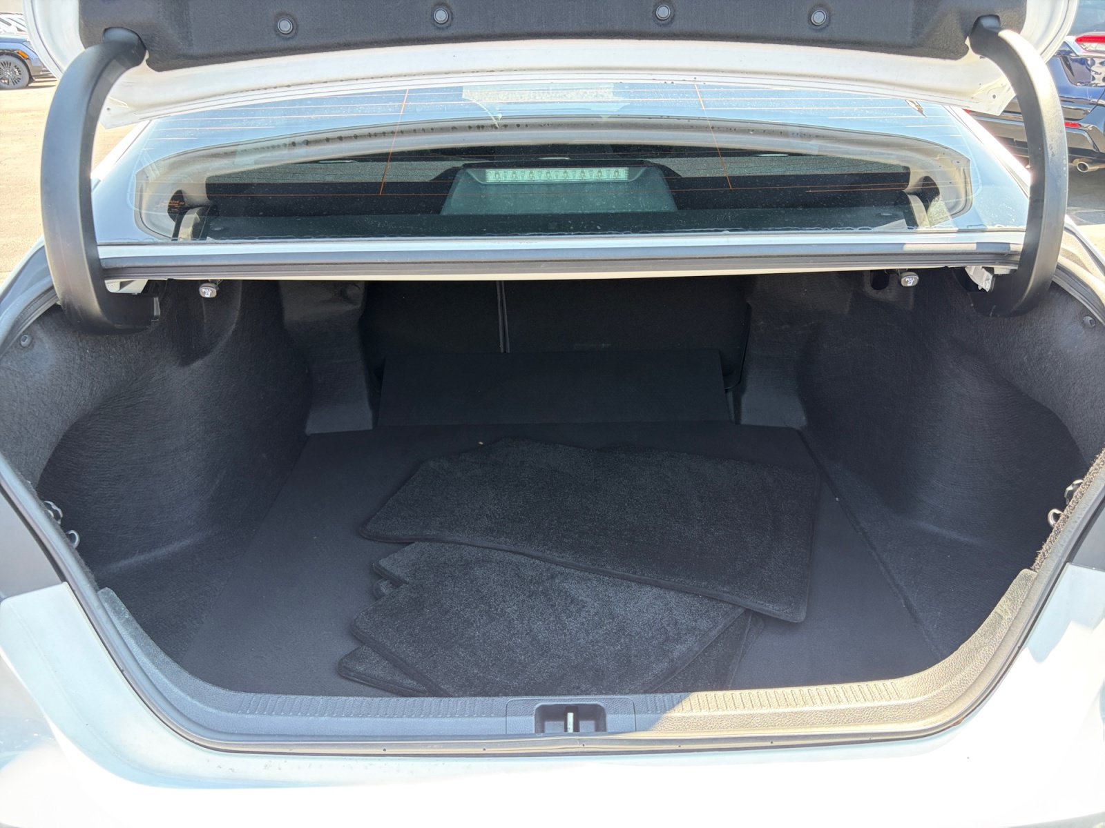 Used 2019 Toyota Camry LE FWD image 30