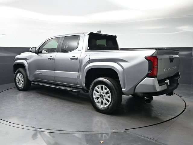Used 2025 Toyota Tacoma SR5 RWD image 7