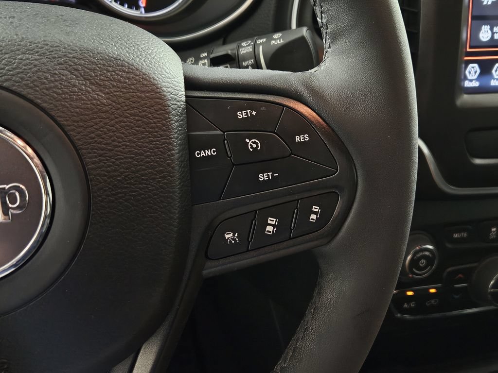 Used 2022 Jeep Cherokee Trailhawk w/ Technology Group B AWD/4WD image 21