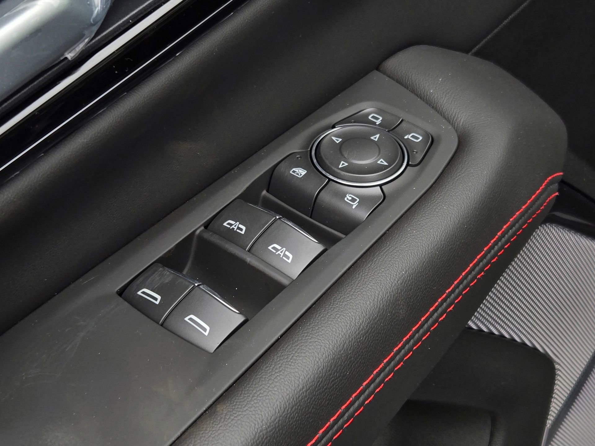 New 2026 GMC Yukon AT4 Ultimate w/ LPO, Floor Liner Package AWD/4WD image 44