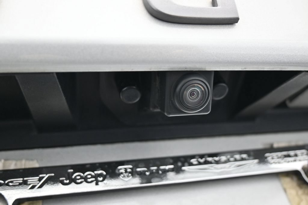 Used 2024 Nissan Rogue S FWD image 31