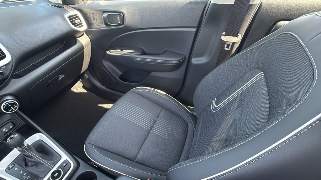 New 2026 Hyundai Venue SEL FWD image 13