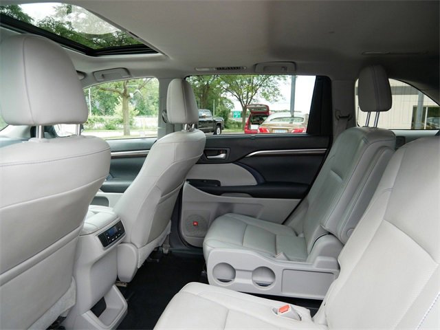 Used 2015 Toyota Highlander Limited image 9