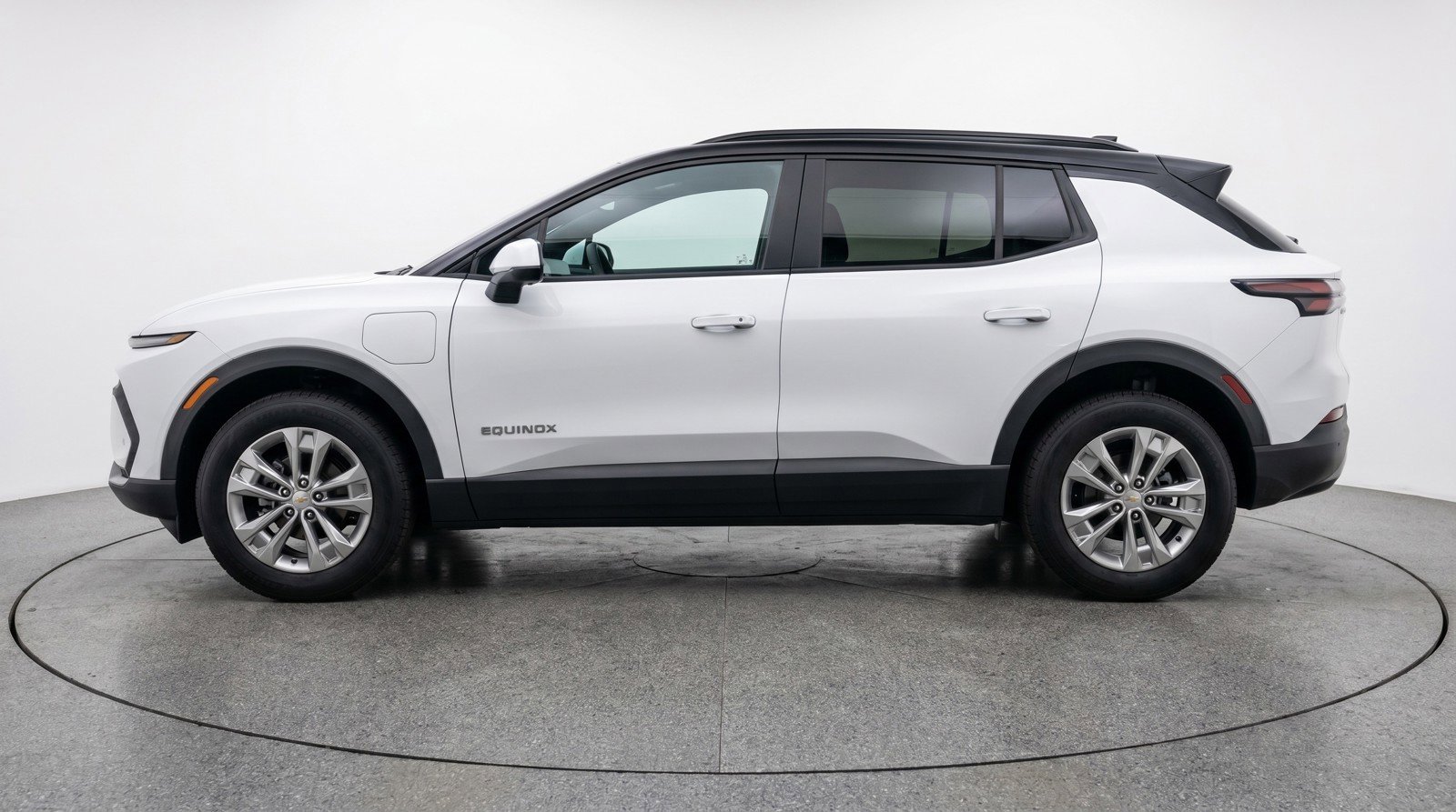 Used 2025 Chevrolet Equinox LT FWD image 5