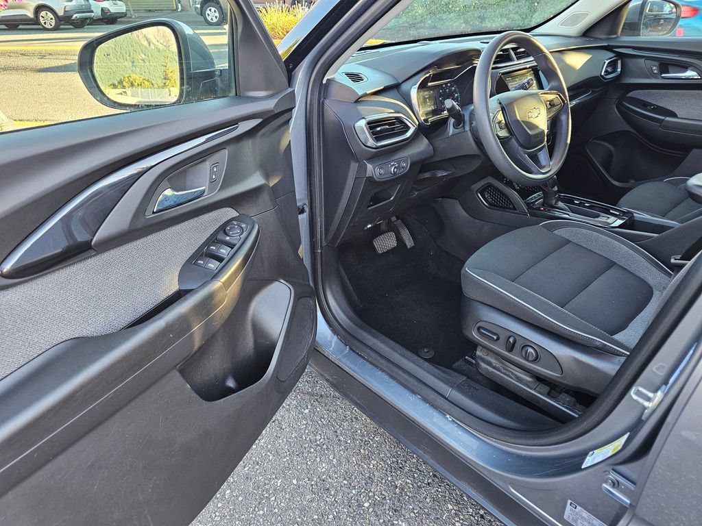 Used 2022 Chevrolet TrailBlazer LT w/ Convenience Package AWD/4WD image 20