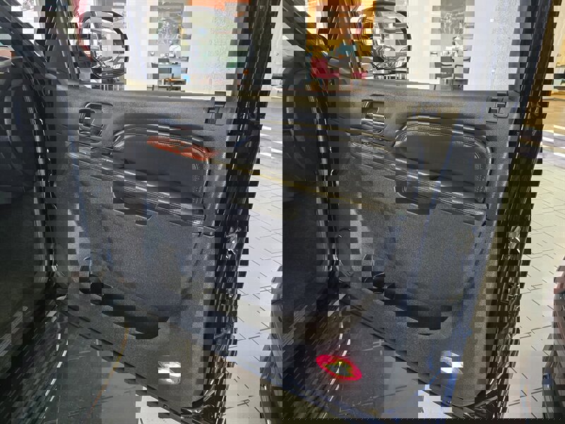 Used 2011 Cadillac Escalade ESV Luxury image 15