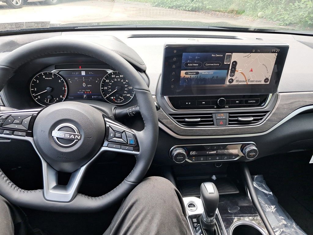 New 2025 Nissan Altima 2.5 SL AWD/4WD image 13