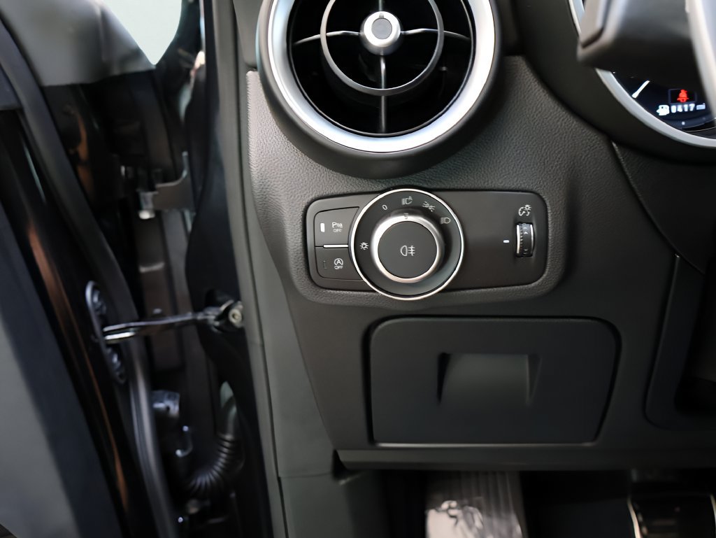 New 2026 Alfa Romeo Stelvio Sprint AWD/4WD image 33