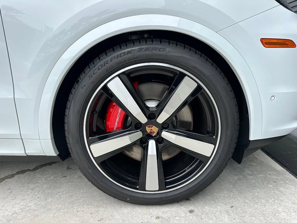 New 2026 Porsche Cayenne S AWD/4WD image 15