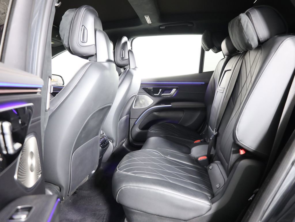 Used 2023 Mercedes-Benz EQS 580 4MATIC SUV w/ Exclusive Trim Package image 43