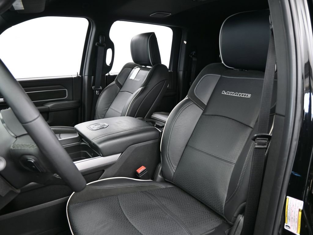Used 2025 RAM 3500 Laramie image 10