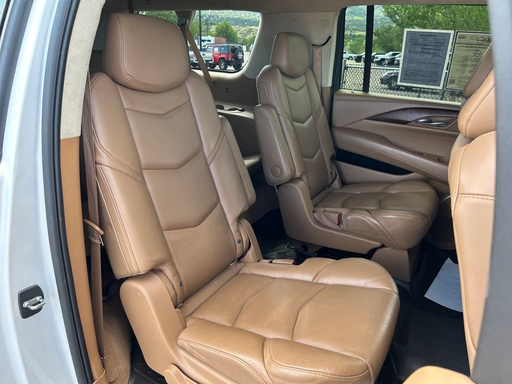 Used 2016 Cadillac Escalade ESV Platinum AWD/4WD image 22