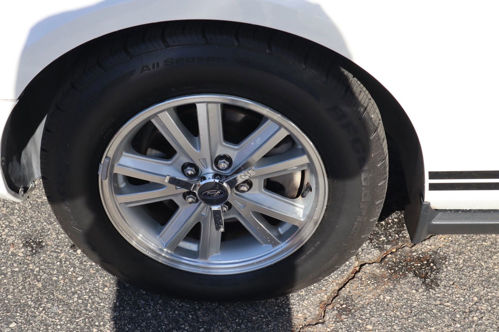 Used 2006 Ford Mustang Convertible image 24