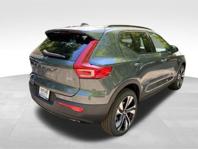 New 2026 Volvo XC40 B5 Ultra w/ Protection Package Premier AWD/4WD image 7