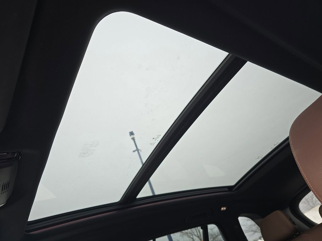 Used 2019 BMW X5 xDrive40i w/ Premium Package image 3